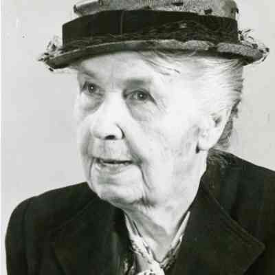 Estelle Bunting