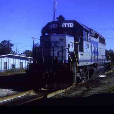Trains, CSX # 6614 in Wayne Yard in Sep 1995