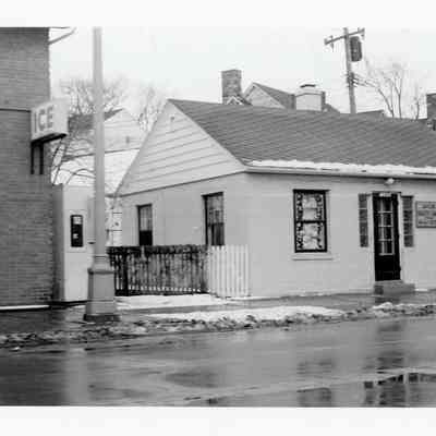 34629 Michigan - Avon Beauty Salon