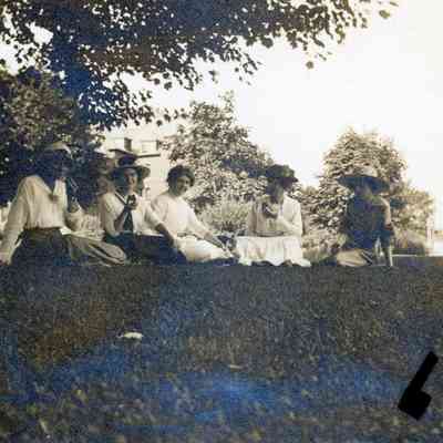 Miss Beckley, Miss Anisdell, Miss Squires, Miss Crawford, Miss Smith at Eloise on July 25, 1914.