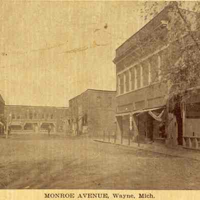 Monroe looking North between Main and Park