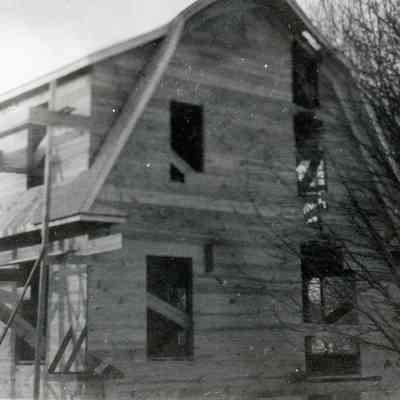 Building the new Warner House on Nov. 9, 1924.