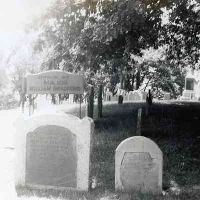 Cemetery in Plymouth, MA on 07/08/1940.
