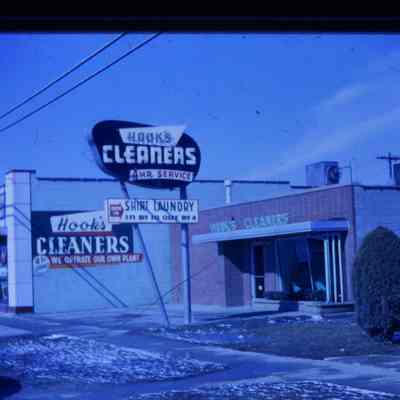32328 Michigan - Hooks Cleaners