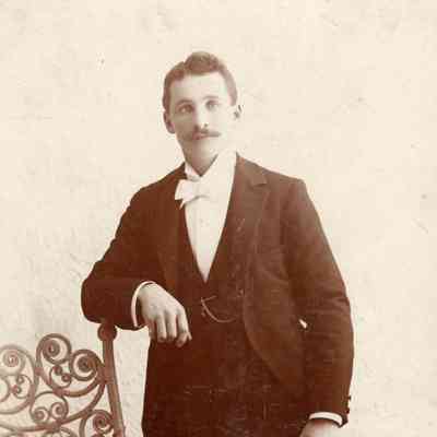 Milton Huyck. He and Fayette Harris had a grocery store on Monore and MI Ave.