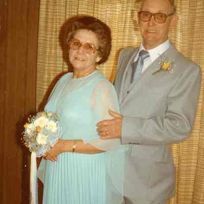 Mary Nance and Bob Thomas were married on March 13, 1982.
