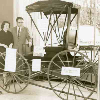 Prouty and Glass Co. Buggy on display at Wayne Bank Sept 23, 1959