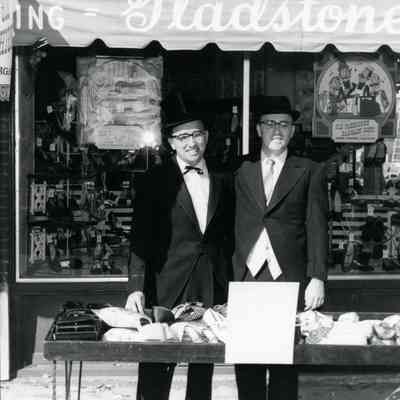 Sidewalk Sales Gladstones