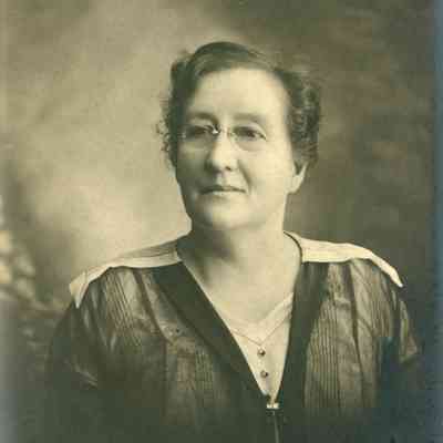 Mrs. Jones, Neil's Mother.