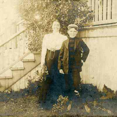 Estelle and Dan Bunting in about 1900.