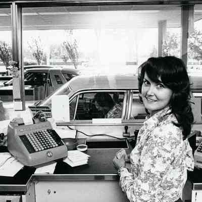 Wayne bank drive through