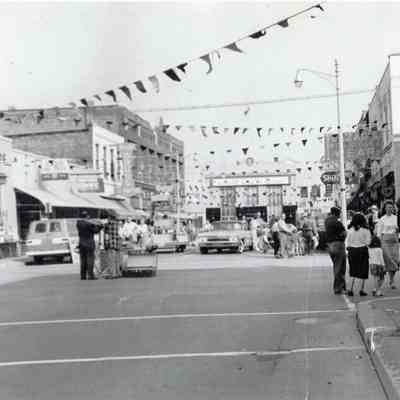 Sidewalk Sales Monroe Street