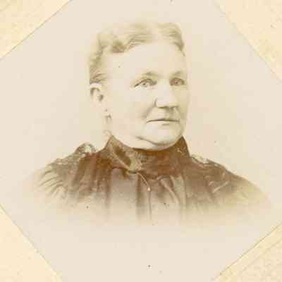 Mrs. Anna (Graham) Newton
