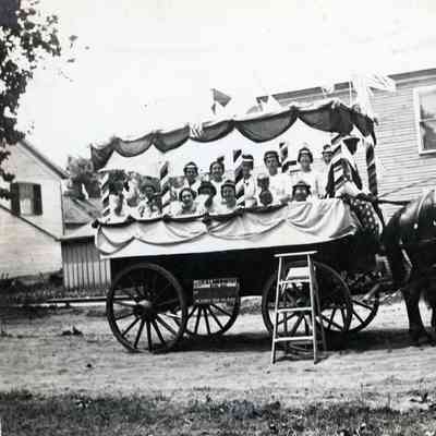 E. H Langworthy's float in July 4, 1913.