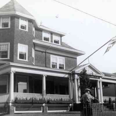 Florence Sandhorn and Ellen Martin stayed here while at Provincetown on 07/08/1940.