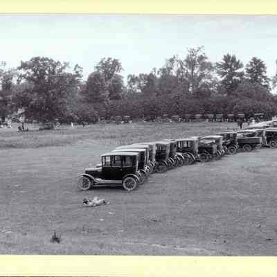 Cars parked at Carpenters Lake