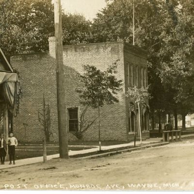 3852-3832 Monroe - View up Monroe Street from Norris