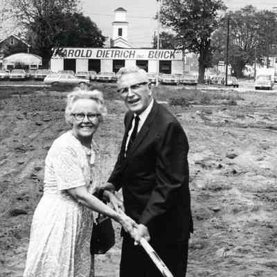 E. Michigan - Harold and Lois Dietrich
