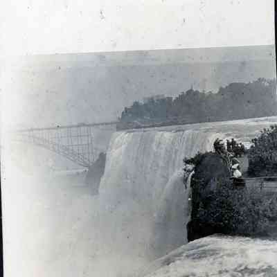 Niagra Falls in June of 1914. Photo taken by Hettie Truesdell.
