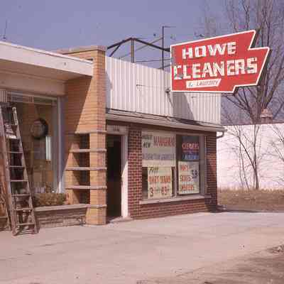 4086 Howe - Howe Cleaners