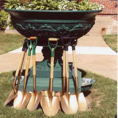 Shovels at the Urn.