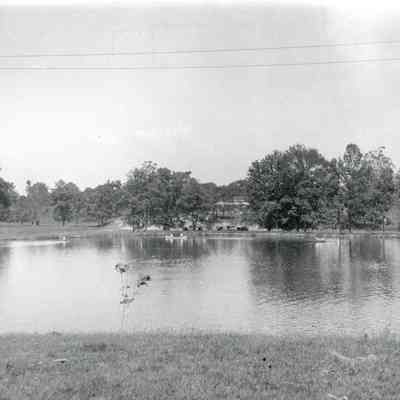 Carpenter Lake, People on canoes
