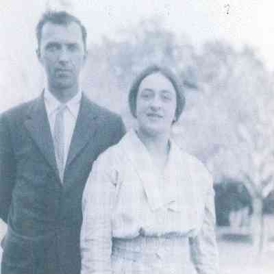 Clarence Gilford McCarty and Clara Louise (Stellwagen) McCarty in Wayne, Michigan in 1918.