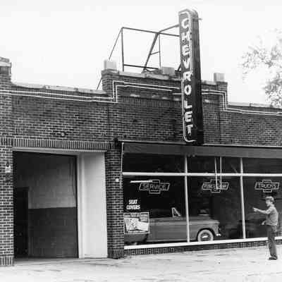 G & G Chevrolet on North side of MI Ave just West of 2nd St. (the same building as Ed Carpenter's Garage) Photo taken in 1951.