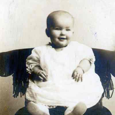 Evelyn Mae Parre at 3 months old. She died in 1917 and was buried at Glenwood Cemetary.