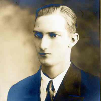 Paul Wendt was the owner of Wendt Funeral Home in Wayne. Died on Feb. 14, 1941 of a traincar collision in Wayne.