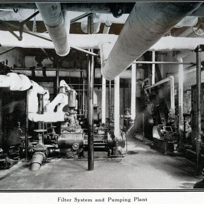 Water filtering plant and pumps