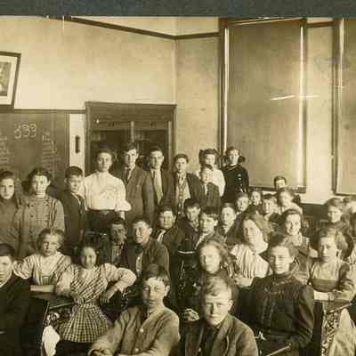 6th-7th Grade Roosevelt School Class Photo 1909