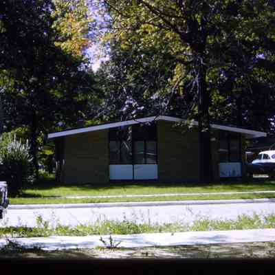 4933 Walker
