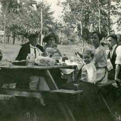 Bench on right has James, Lois, Ventry Hisey on it.