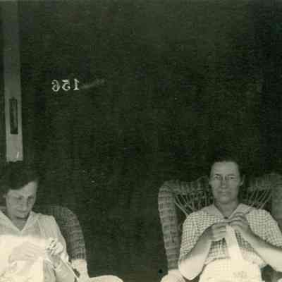 on right : Mamie Chaffee Warner