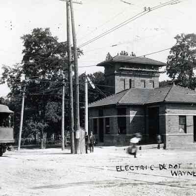 35021 Michigan - DUR Depot and waiting room