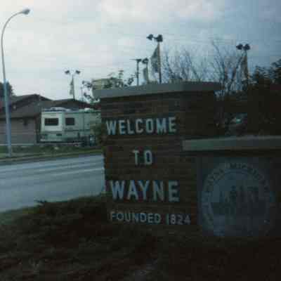 Welcome to Wayne Sign, East end at Merriman