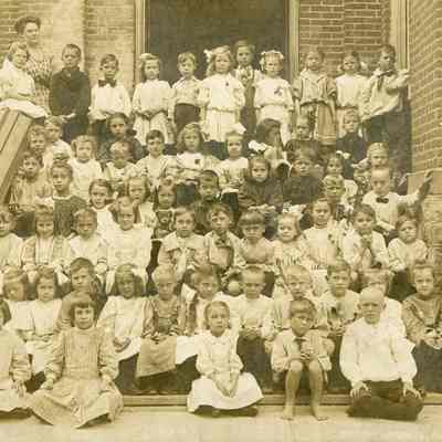 Lower grade at Union School 1909