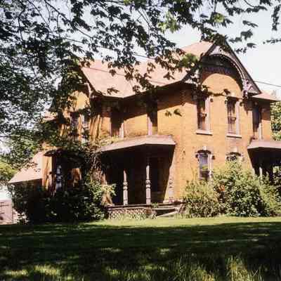 1224 Haggerty Rd - Ephraim and Emma Truesdell House