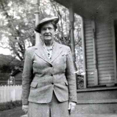 Marion on 05/27/1943.