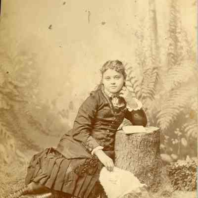 Mame Palmen Cozadd, later Mrs. Bunting