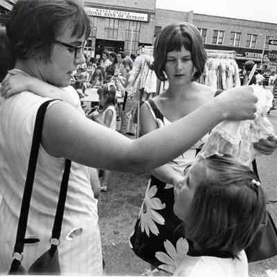 Sidewalk Sales Mulhollands