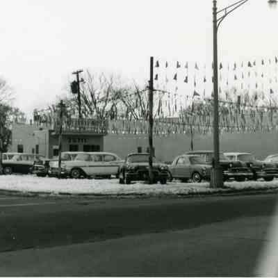 35711 Michigan - Ross Car Dealership