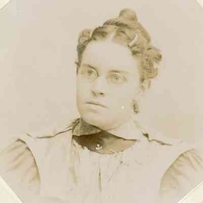Cretta Lamoreux in 1897.