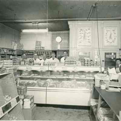 3632 Monroe - Carltons Market