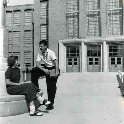 Original Front of Wayne Memorial High school