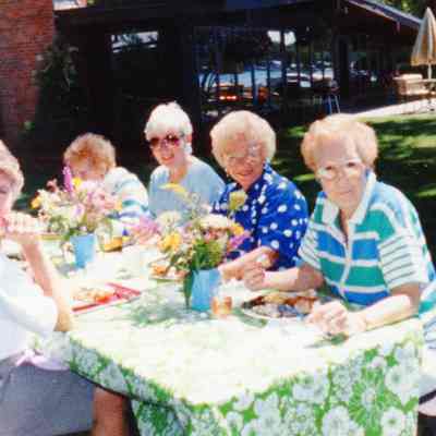 Garden Club Picnic at Betty Dryers Cottage