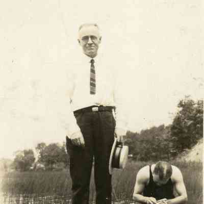 Lee Chambers and an unidentified man.