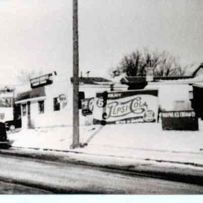 3201 S. Wayne Rd. - Willies Ice Cream Shop
