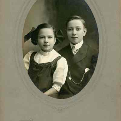 Vincent and Helen Gray. Their father was Rev WW Gray.
